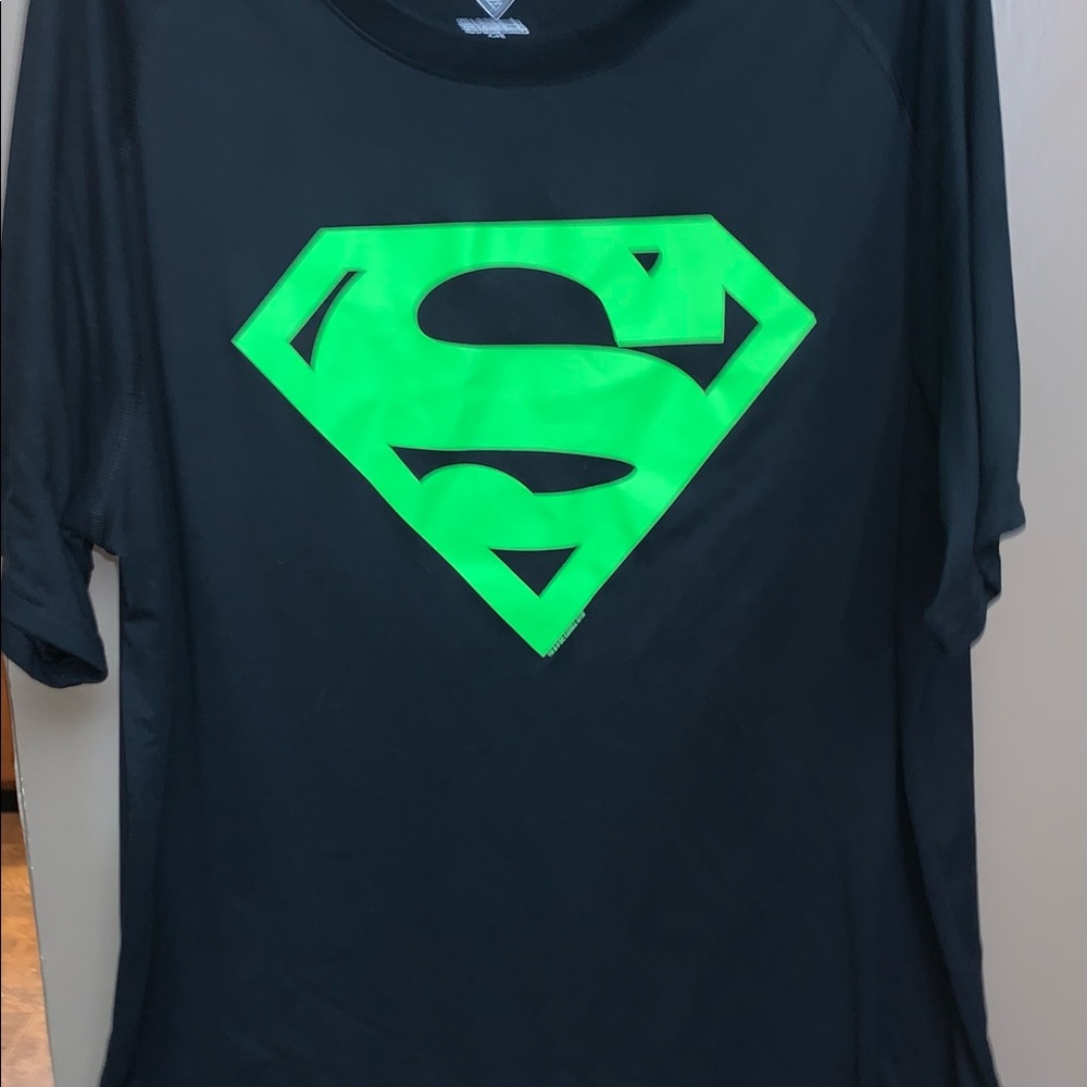 Men’s heat gear ss shirt. XL